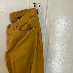 Men’s mustard color chinos from h&M
